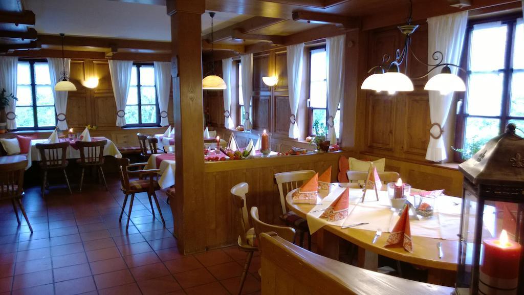 Landhotel Vierjahreszeiten 바트 쾨니히스호펜 임 그랍펠트 외부 사진