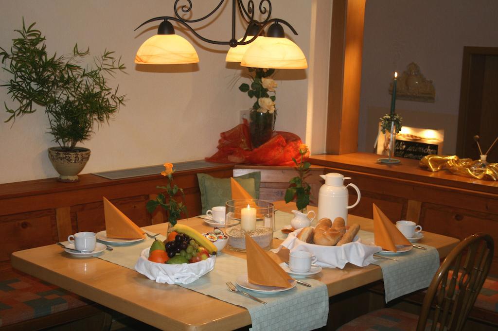Landhotel Vierjahreszeiten 바트 쾨니히스호펜 임 그랍펠트 외부 사진