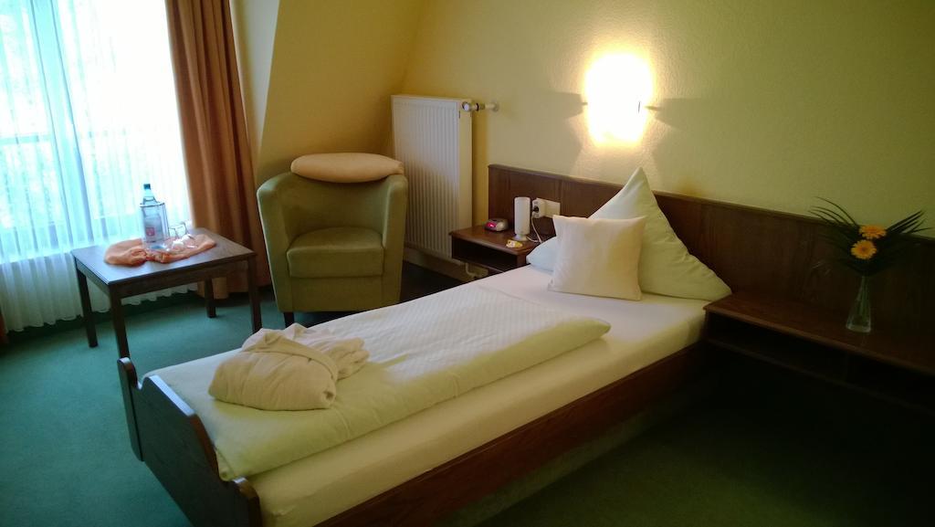 Landhotel Vierjahreszeiten 바트 쾨니히스호펜 임 그랍펠트 객실 사진